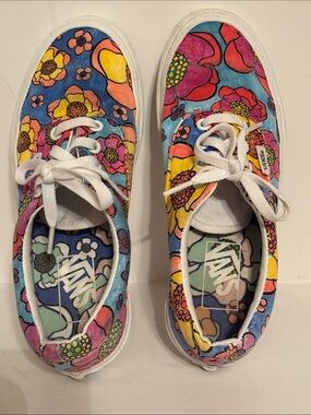 Vans Retro Floral Lace-Up Sneakers in Blue, Pink, Yellow. Men’s 5 Women’s 6.5
